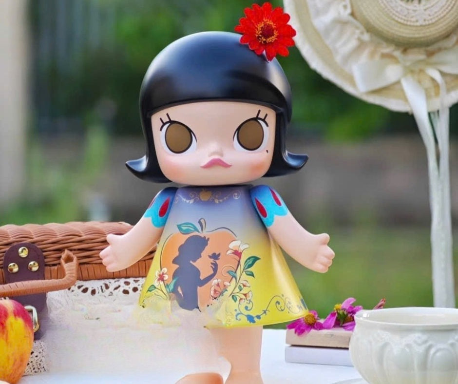 POP MART Snow white - 100% authentic collectible, perfect for gifts
