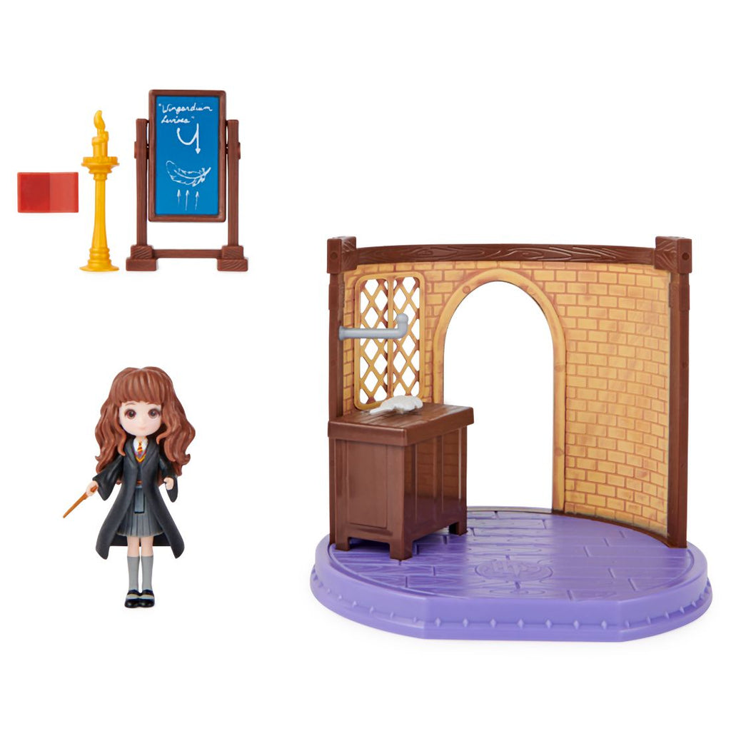 Wizarding World Magical Mini Classroom Playset-Charms