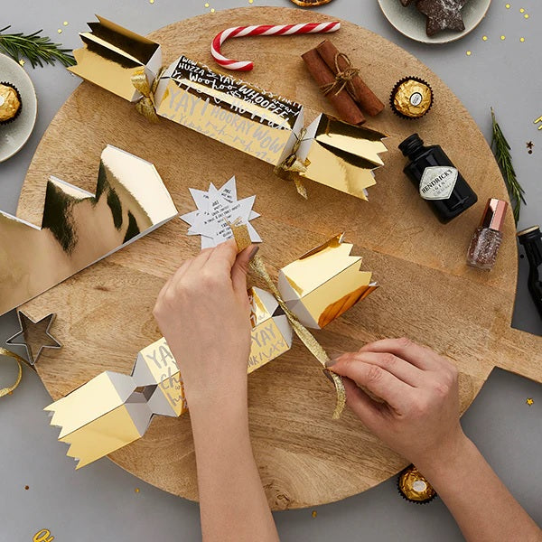 DIY Cracker Set